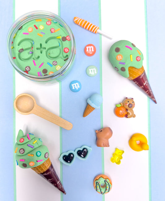 Travel Mini  - Ice Cream Capybara